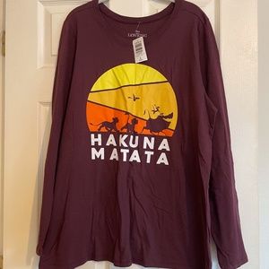 DISNEY LION KING HAKUNA MATATA BURGUNDY SLIM FIT TEE